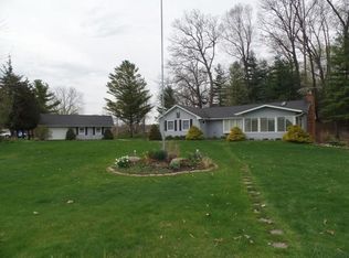 560 Acorn Trl, Horton, MI 49246
