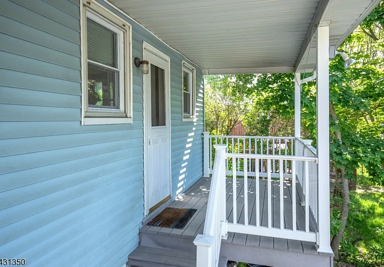 97 Youmans Ave — Photo 15