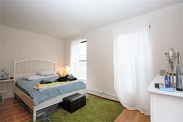 Rented by R New York