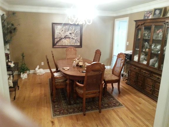 2nd image of 250 Peppers Mill Dr