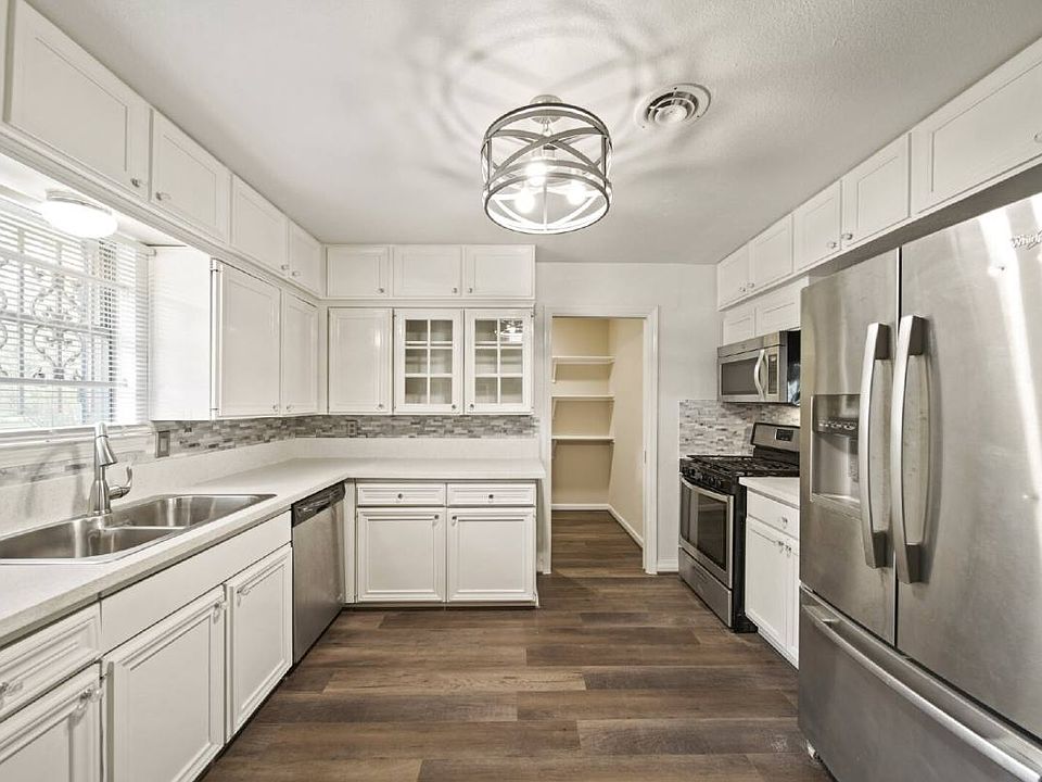 1st image of 8302 Braeburn Valley Dr