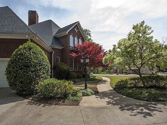 2nd image of 305 Scarborough Dr