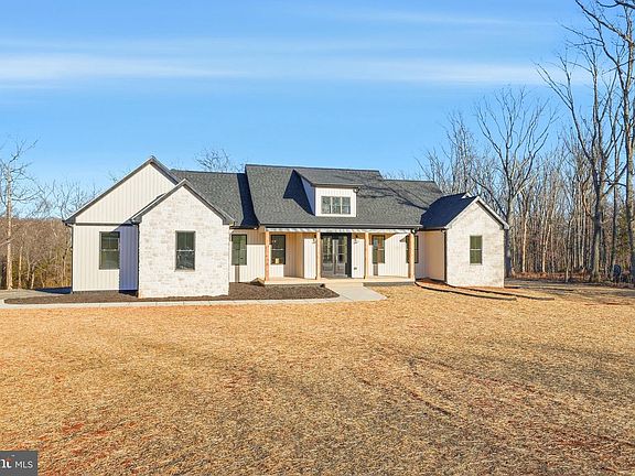 3rd image of 10515 Sperryville Pike