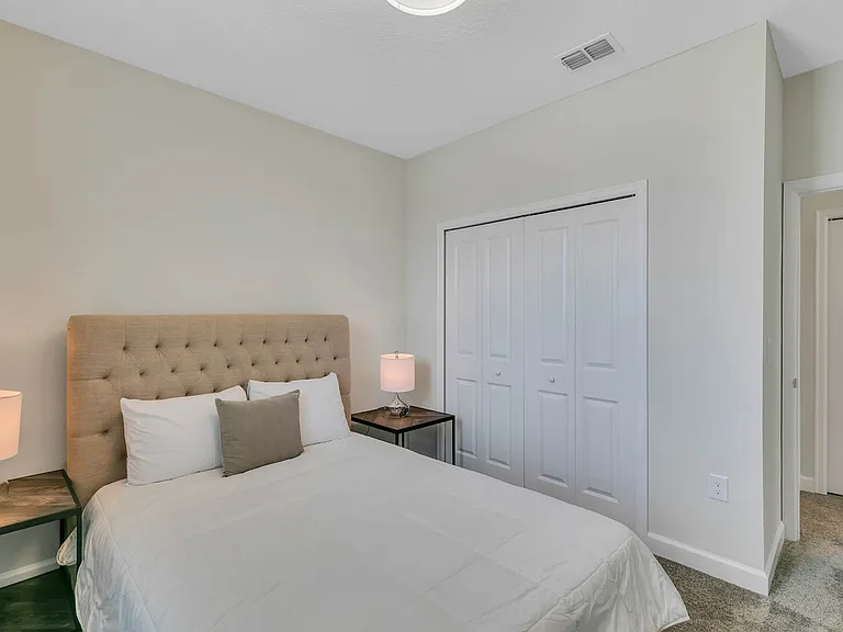 Bookmark Dr — Photo 28