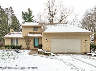 1427 Fairoaks Ct, East Lansing, MI 48823