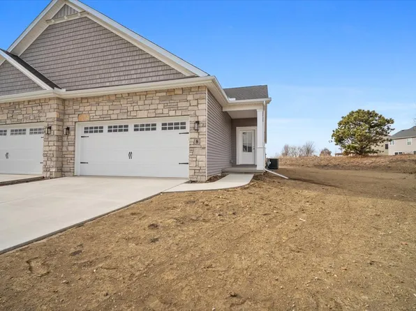 8 Stone Mill Ct, Bloomington, IL 61705