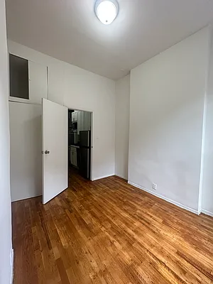 Rented by Peter R. Hungerford, LREB | media 23