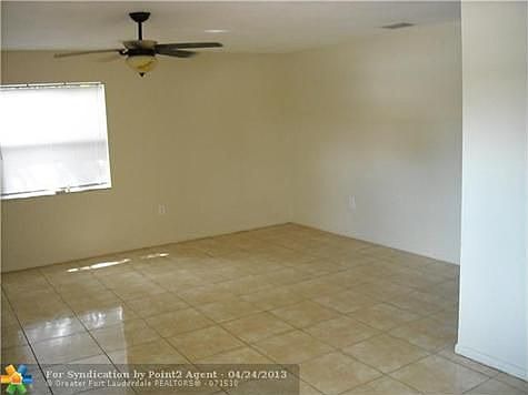 3rd image of 935 SW 16th St