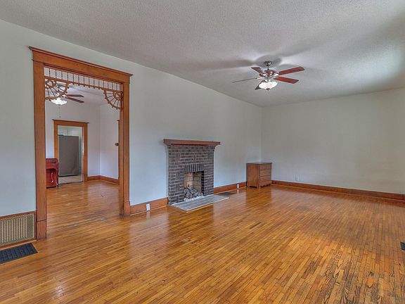 5th image of 1621 S Grand Ave