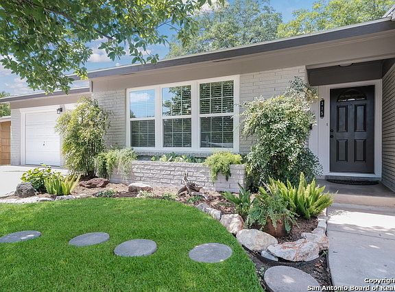 2nd image of 315 Pinewood Ln