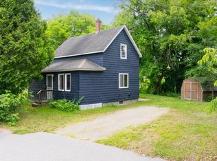 90 Newbury St, Auburn, ME 04210