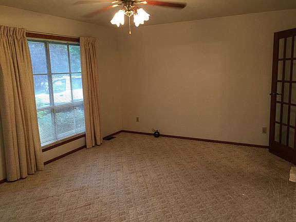 3rd image of 5714 N Rosemead Dr