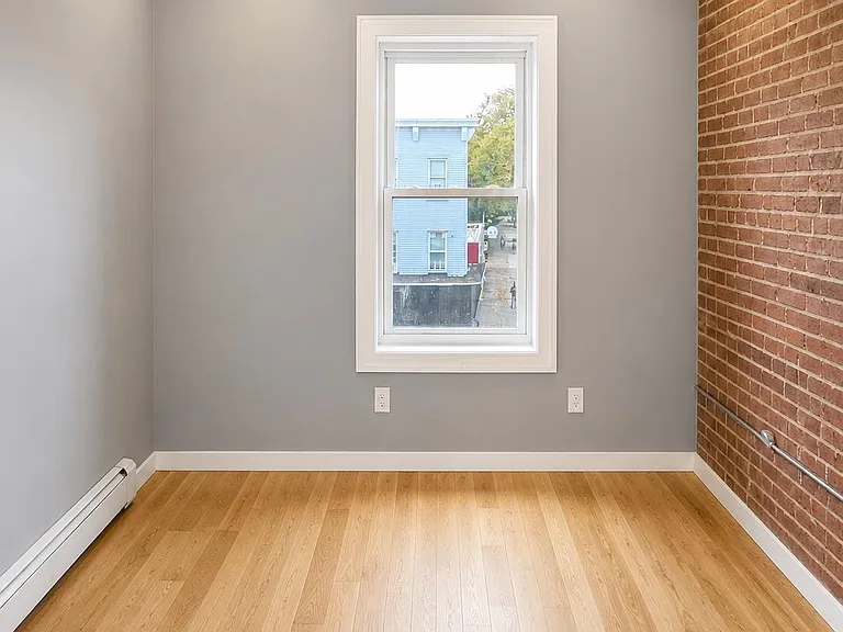 130 Monticello Ave #2 — Photo 8