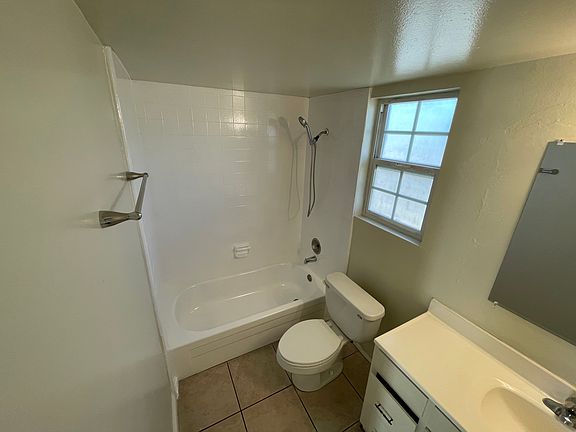 4th image of 17262 Ash Ln APT 4