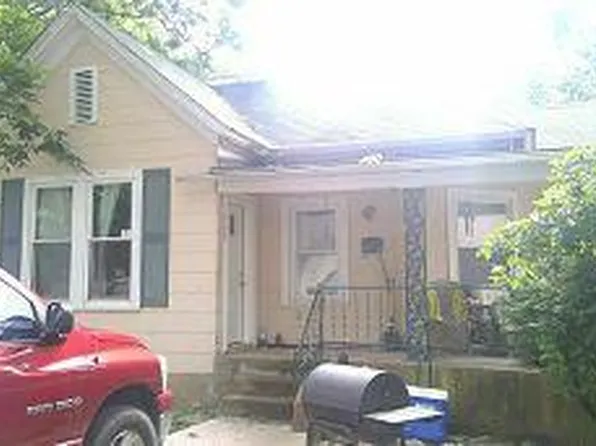 303 Patterson St, Farmington, MO 63640
