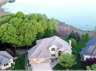 8002 Orchid Ln N, Maple Grove, MN 55311