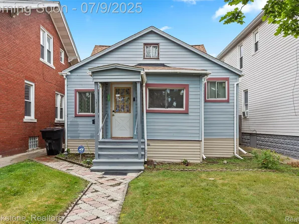 3831 Casmere St, Hamtramck, MI 48212