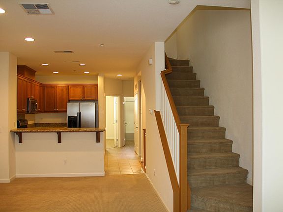 Open floorplan living & dining room