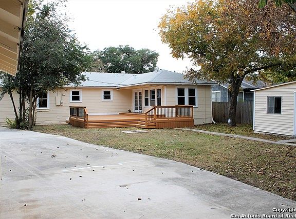 5th image of 131 Windsor Dr