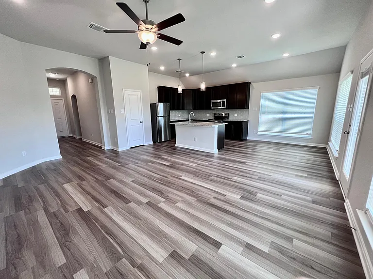 1753 Spence St — Photo 15
