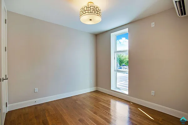 Rented by EXR | media 14