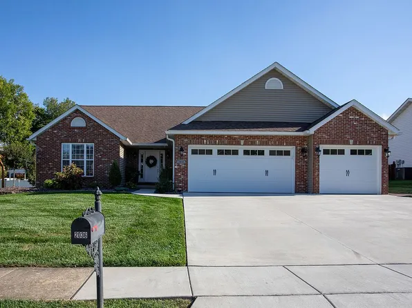 2036 Pinehurst Way, Maryville, IL 62062