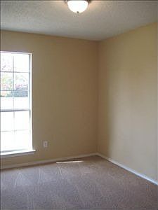 4th image of 1505 Manitoba Ln