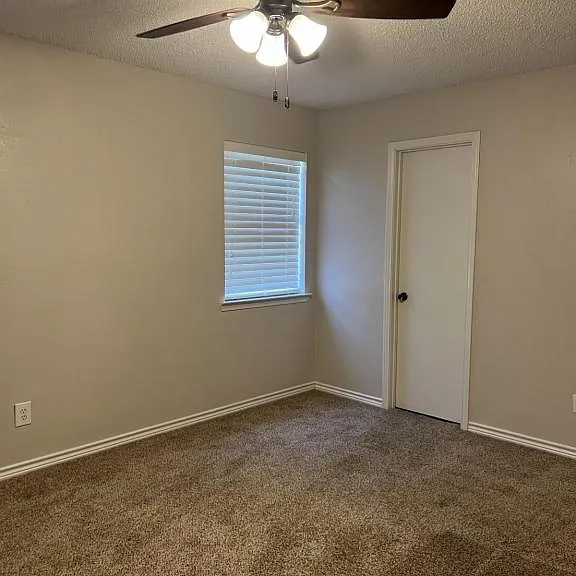 320 Jean Dr — Photo 9