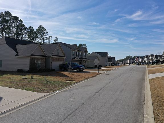 3rd image of 305 Peppercorn Ln