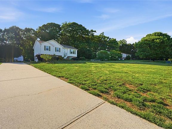 4th image of 7670 Stonewell Ln
