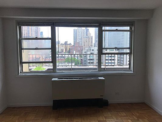 4th image of 420 E 80th St Ph D