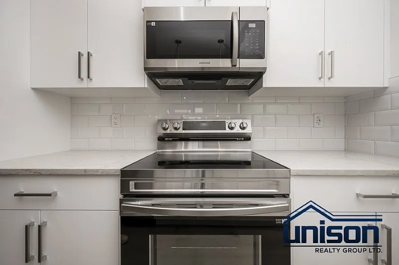 2 bed, 837 sqft, $1,850 — Photo 3