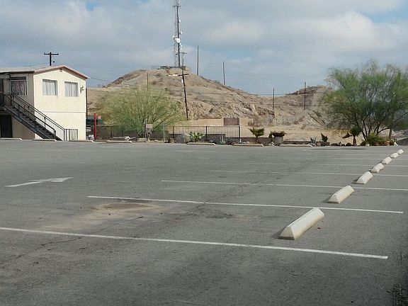 5th image of 800 S 1st Ave