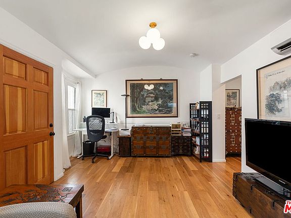 2nd image of 5846 3/4 Willoughby Ave