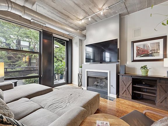 4th image of 1150 W 15th St Unit 203