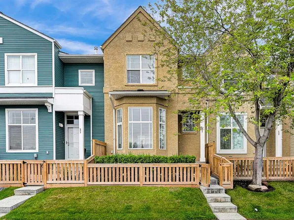 207 NE McKenzie Towne Gate SE, Calgary, AB T2Z 4G2