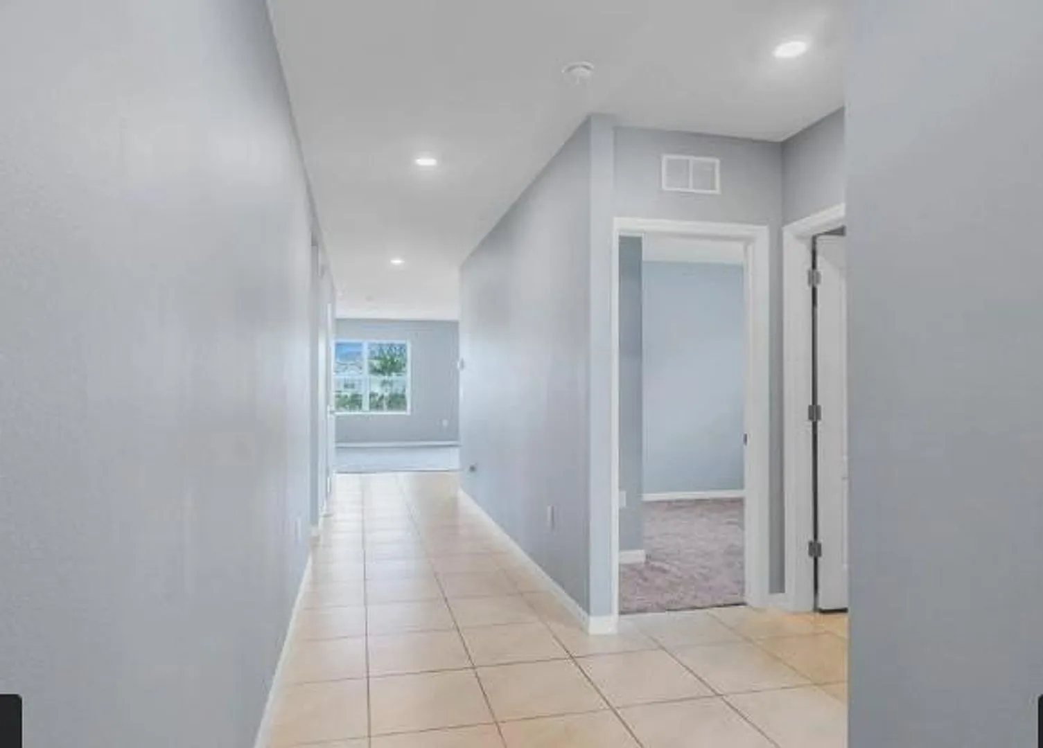 4 bed 2 bath home — Photo 3