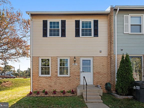 3rd image of 4631 Charlton Ct