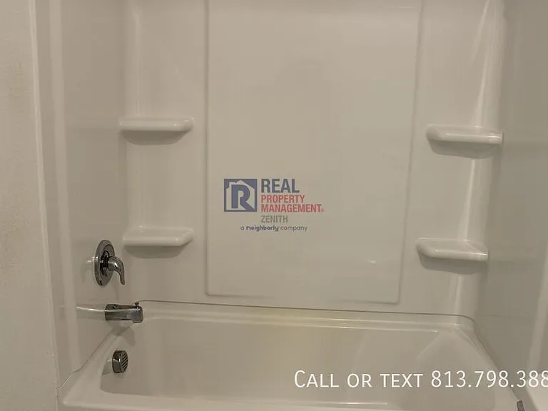 10821 Fowlers Bluff Ct — Photo 13