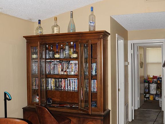 3rd image of 3140 Caribbean Dr