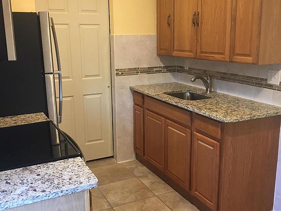 3rd image of 226 Crown Blvd