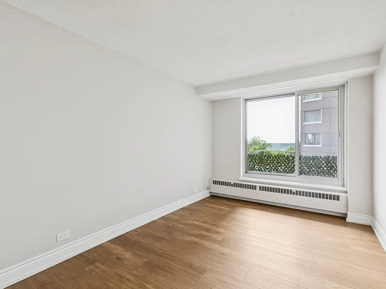 12207 Jasper Ave NW — Photo 33