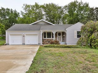 952 S Oak Grove Ave, Springfield, MO 65802