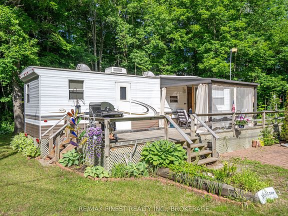 3rd image of 1059 Northview Ln