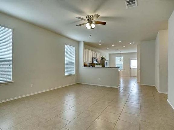 3rd image of 122 Martha Dr