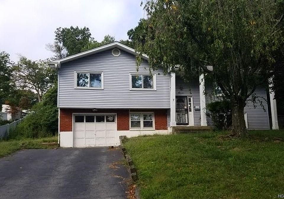 2nd image of 7 Green Hill Ct