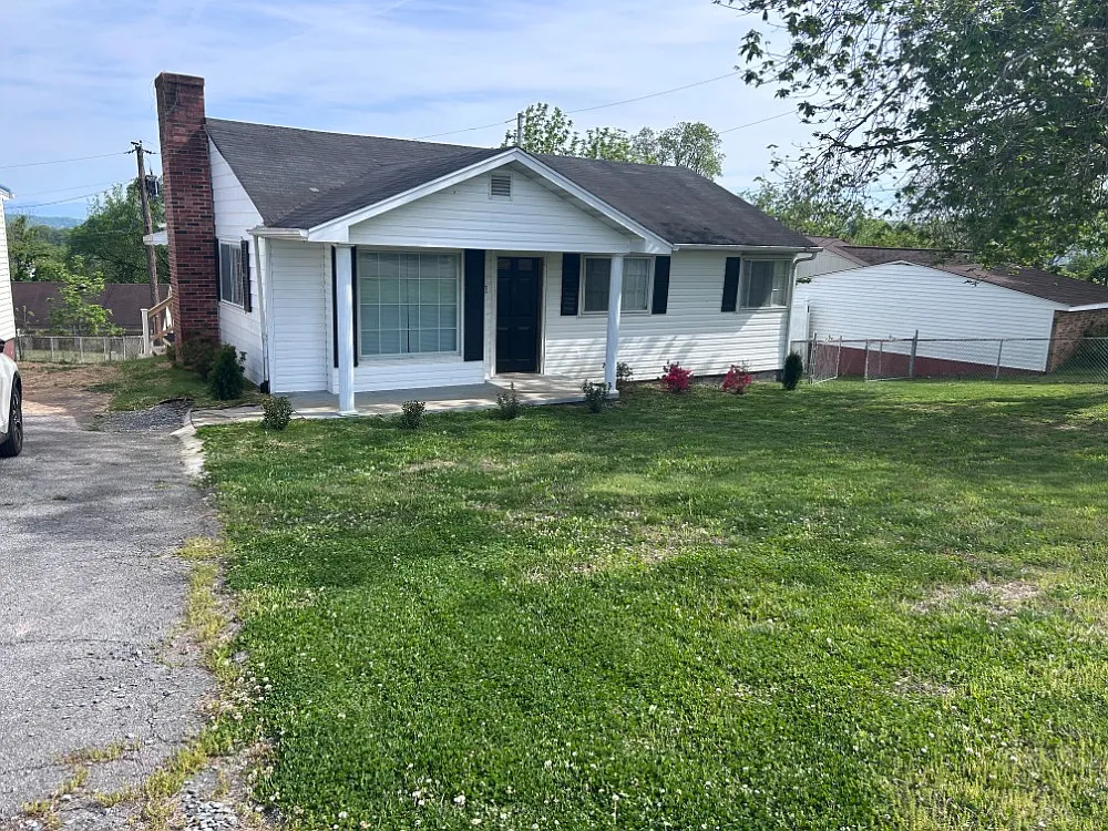 4 bed, 1800 sqft, $2,200 — Photo 4