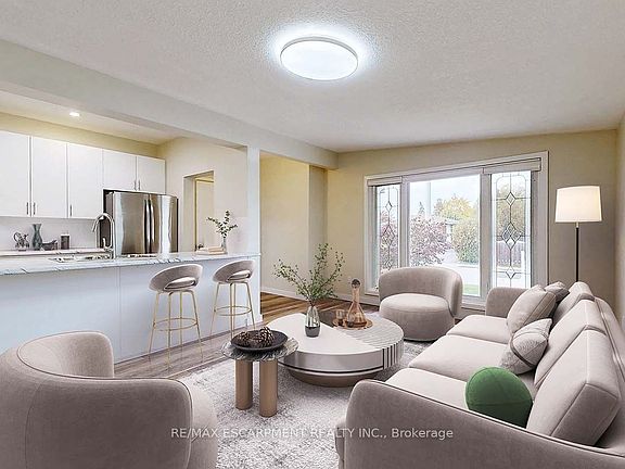 4th image of 65 Fielding Cres