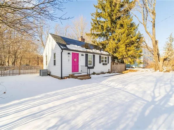 1089 Main St, Hope Valley, RI 02832