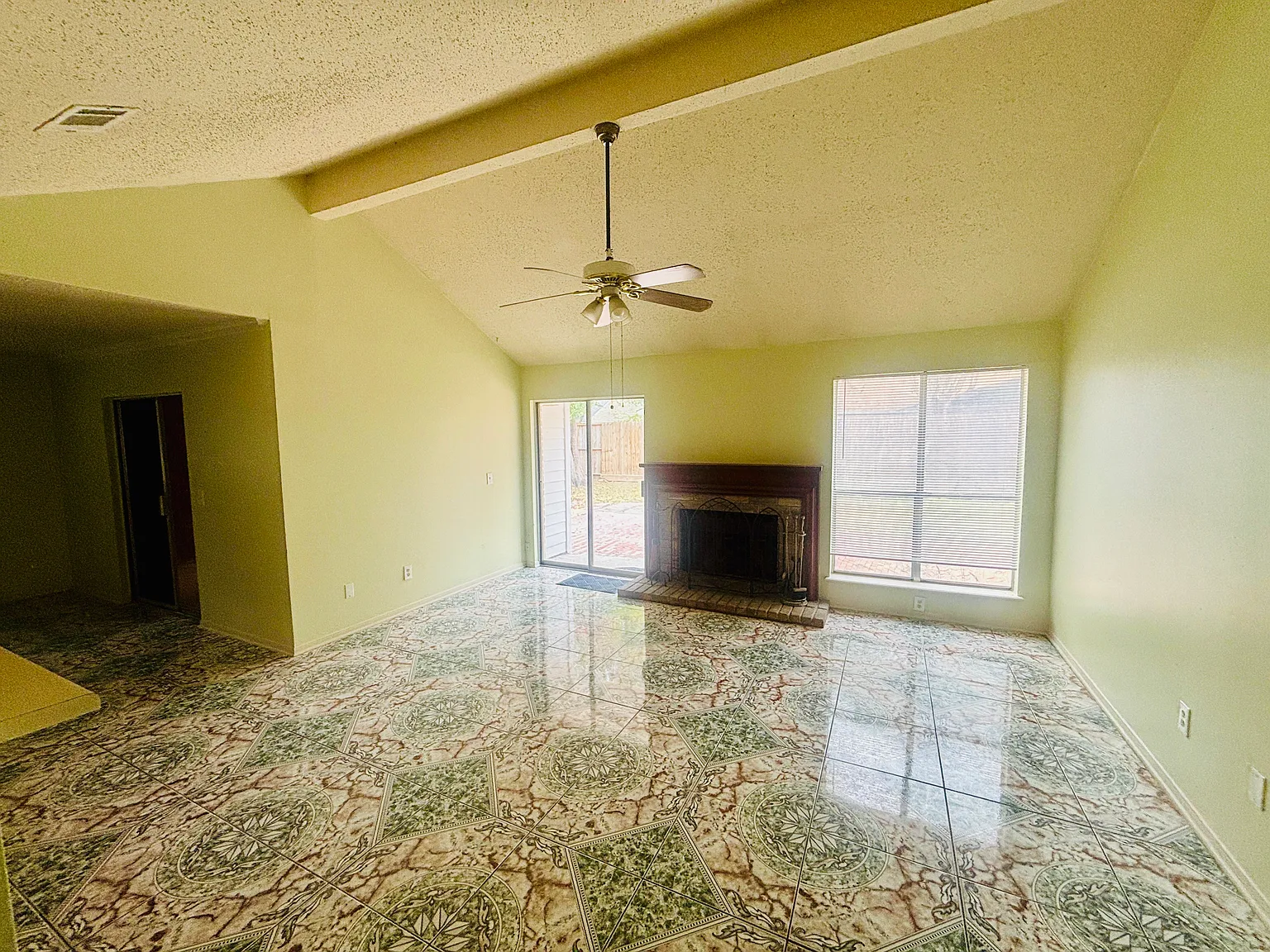4 bed, 1506 sqft, $1,895 — Photo 2